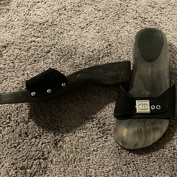 Women’s Black Chanel wood slide clog sandals used - Picture 2 of 3